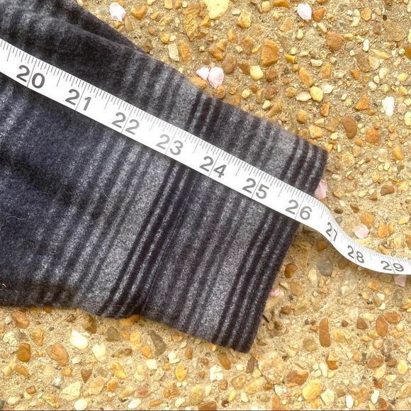 Like New Men’s Woolrich Striped Flannel Shirt XL - Picture 9 of 13